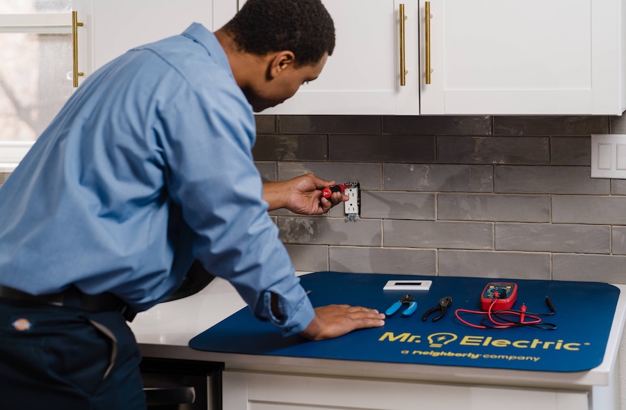 Electrical Outlet Replacement in Taylors, SC